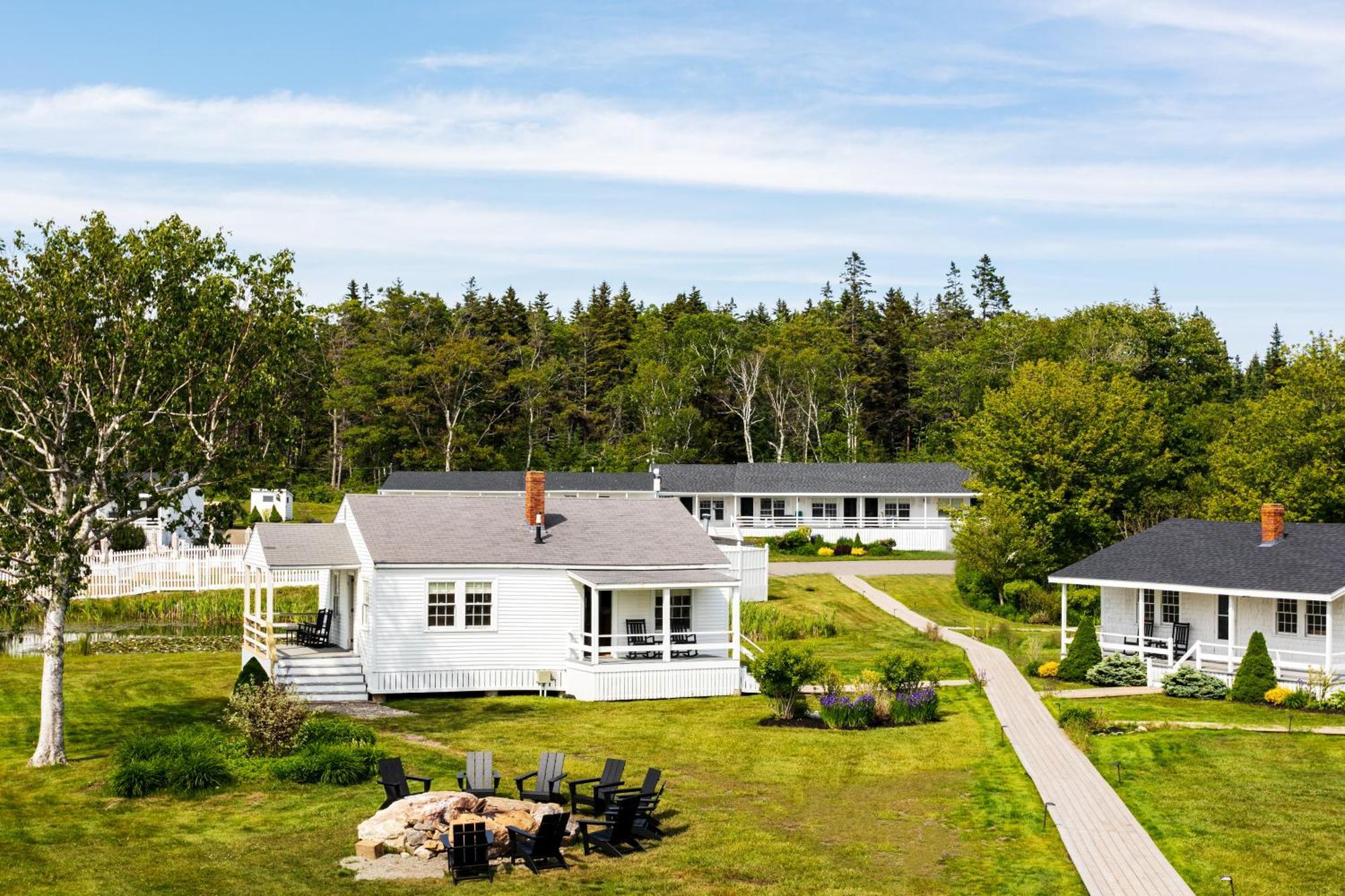 Bluebird Ocean Point Inn Exterior foto